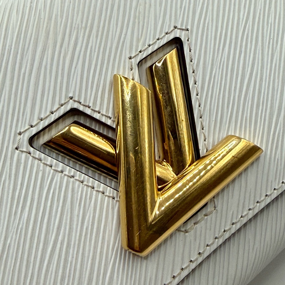 Louis Vuitton Bag - Picture 11 of 12